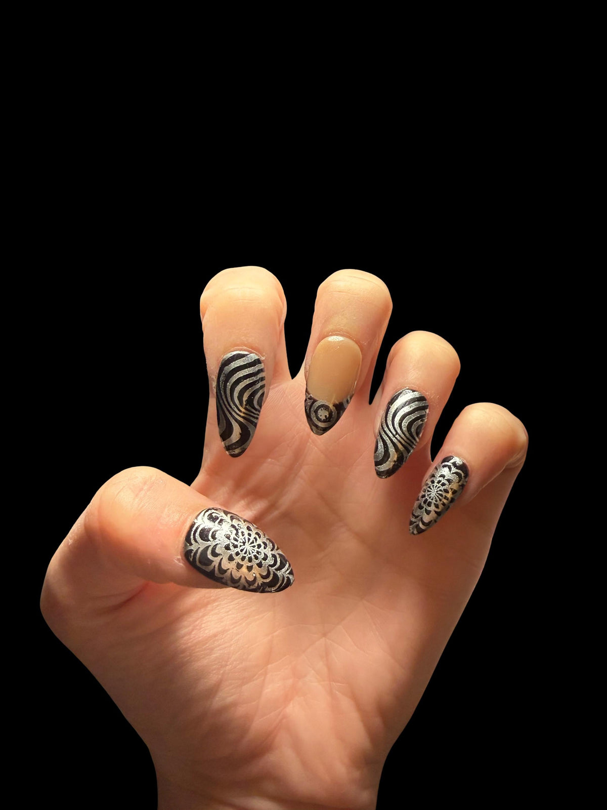 Black & Silver  Press On Nails