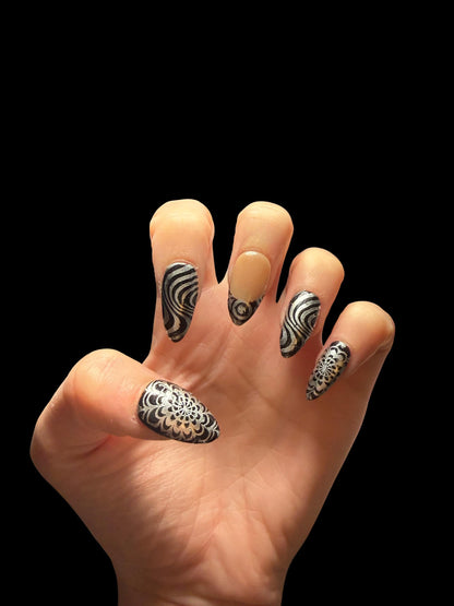 Black & Silver  Press On Nails